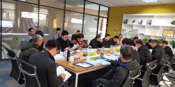 經(jīng)過不斷地改進和發(fā)展，歐格曼涂料的各項生產(chǎn)設(shè)施通過安全驗收