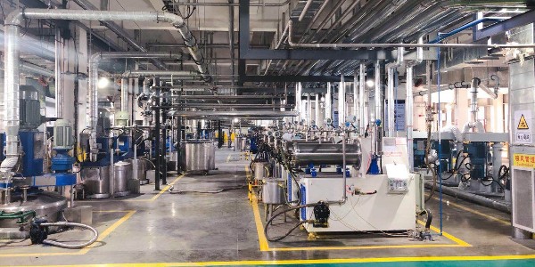 讓卷材保持靚麗外表的秘訣，是使用歐格曼涂料